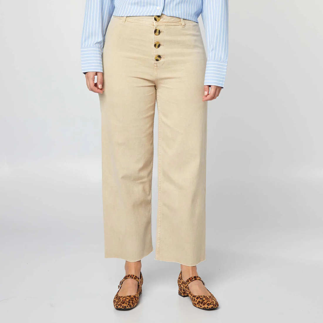 women-wide leg jeans opening with fancy buttons-beige